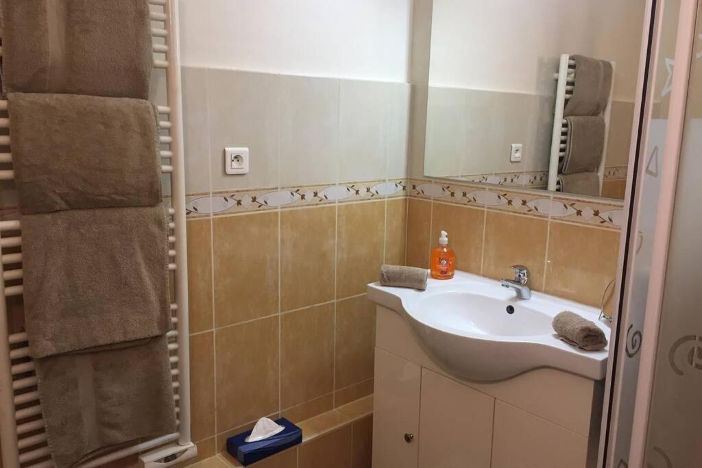 Charmant Appartement Bord De Mer, Plage Кань-сюр-Мер Екстер'єр фото